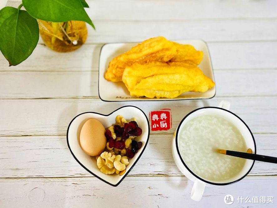 天凉了,孩子的早餐要带点温度吃起来才更舒服