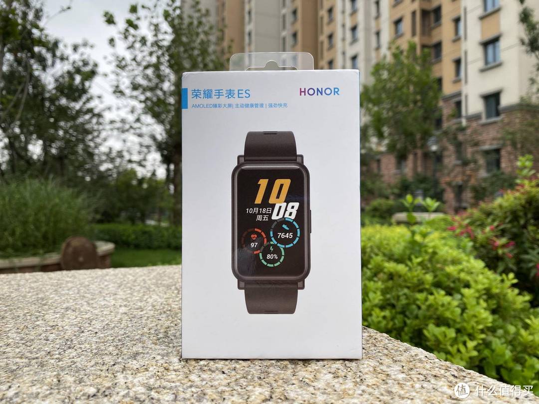 荣耀智能手表ES拆箱小测——凭什么手表不能是方的?