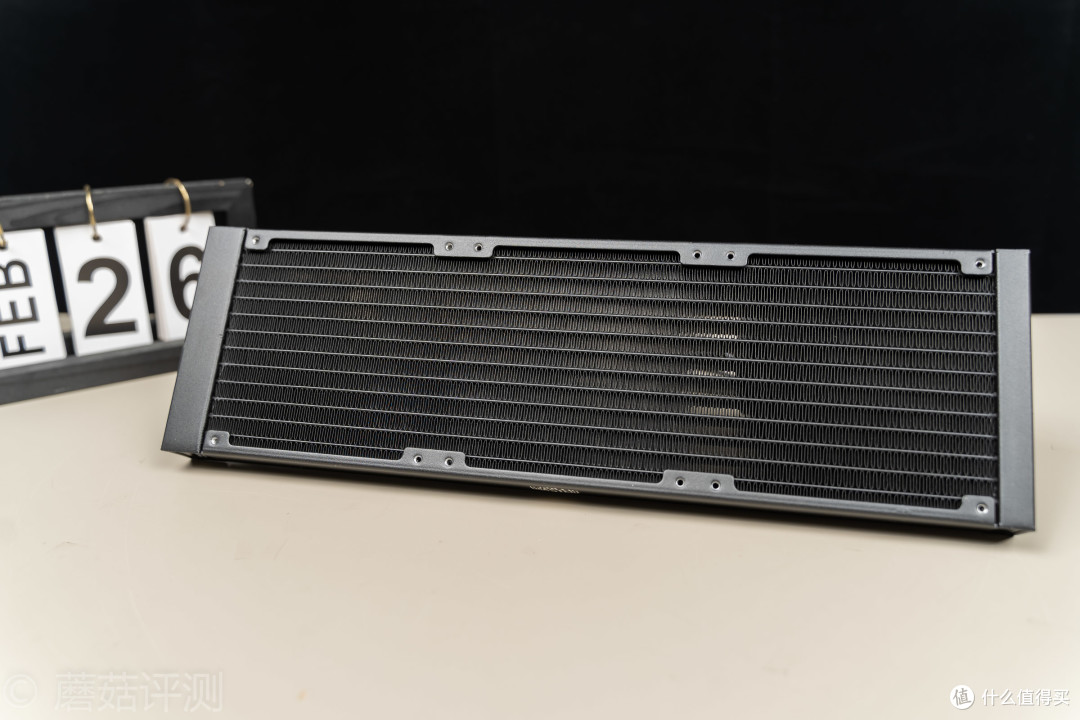 冷头灯效梦幻,散热效能强劲、酷冷至尊(CoolerMaster)海魔360ARGB水冷散热器评测