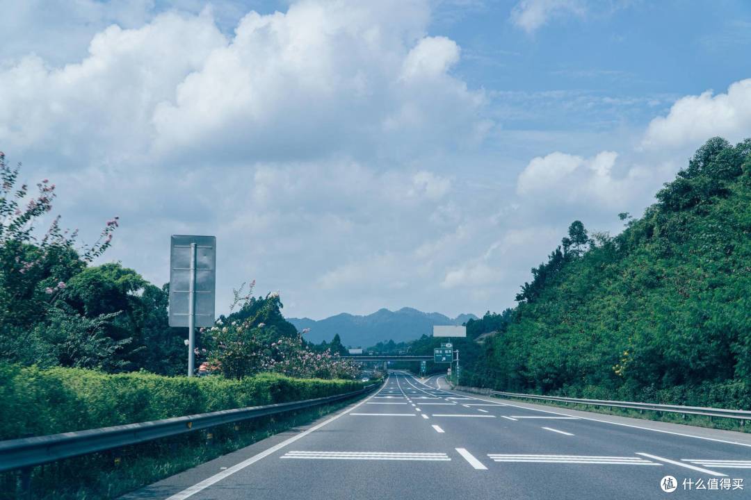武汉到拉萨,川进青出!自驾游第3天:重庆到成都,体验成都慢生活,吃川菜,掏耳朵,喝盖杯茶!