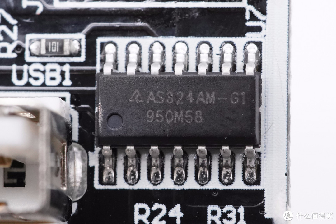 拆解报告：BULL公牛床头USB闹钟插座GNV-UUP152
