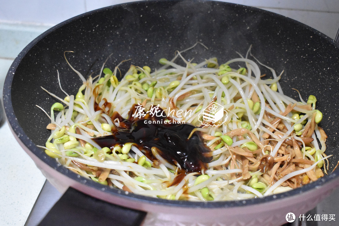 这菜价格便宜,搭配着炒鲜香味美,一大盘不够吃