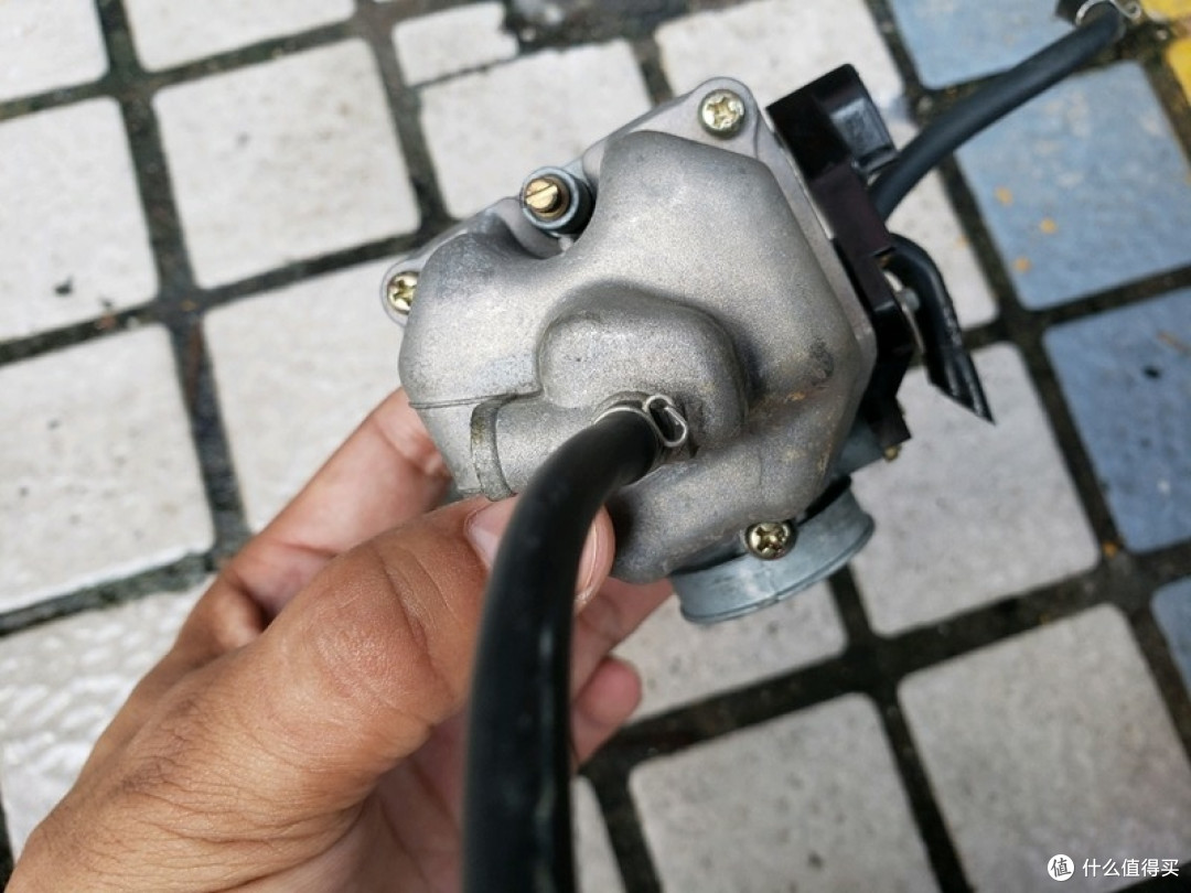 摩托车难启动怠速不稳加油门不顺畅先跟我学习清洗化油器