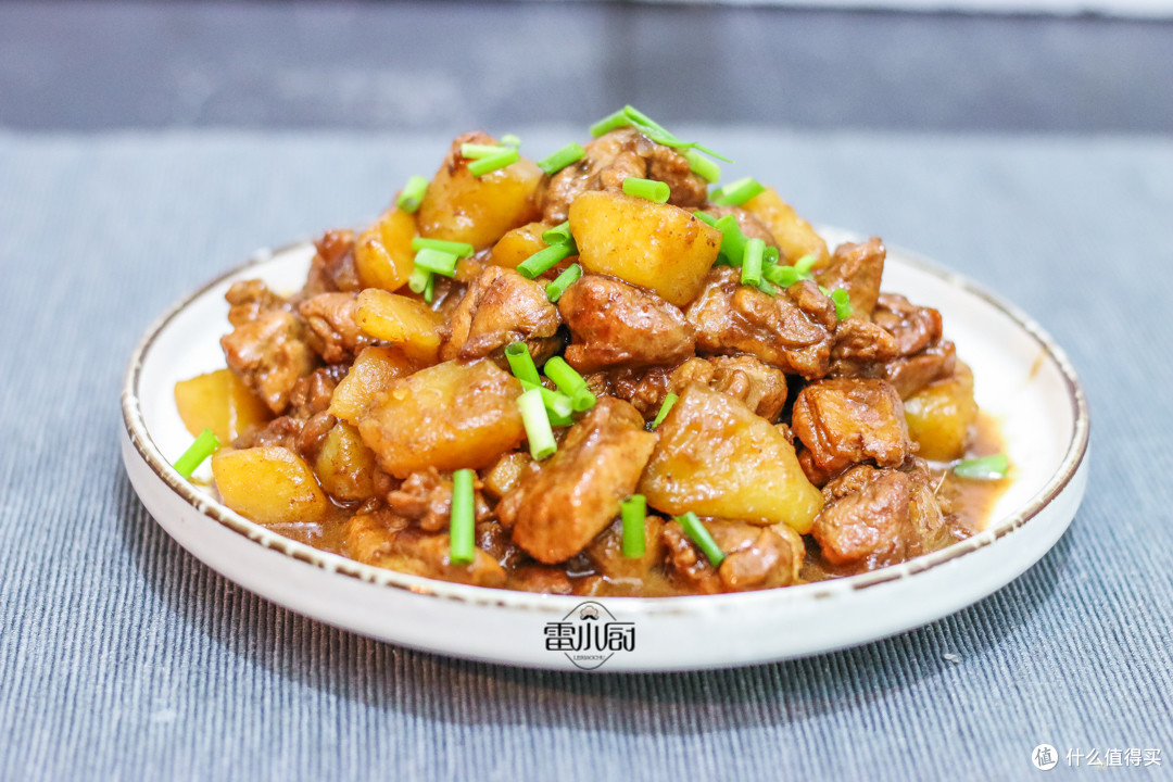 土豆这样烧比鸭肉都好吃，端上桌一家人都盯着抢！