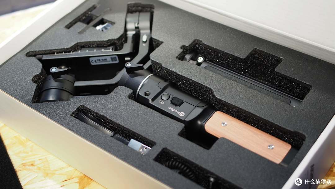 年轻人的第一款稳定器飞宇ak2000c