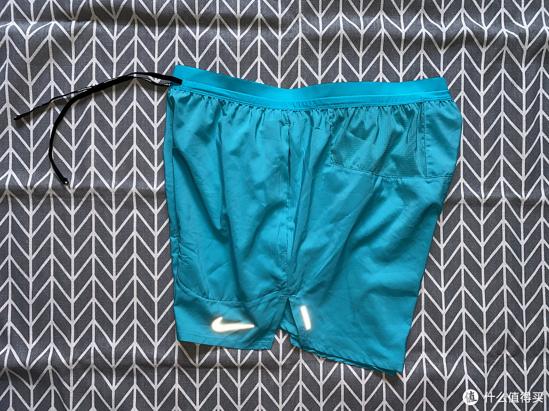 速干的Nike FLEX STRIDE跑步短裤