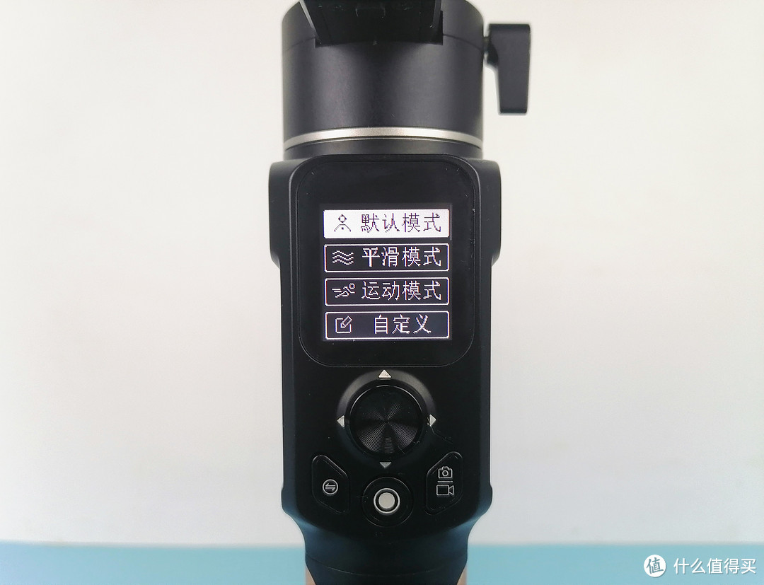 相机稳定器如何入门:飞宇AK2000C稳定器上手带你了解
