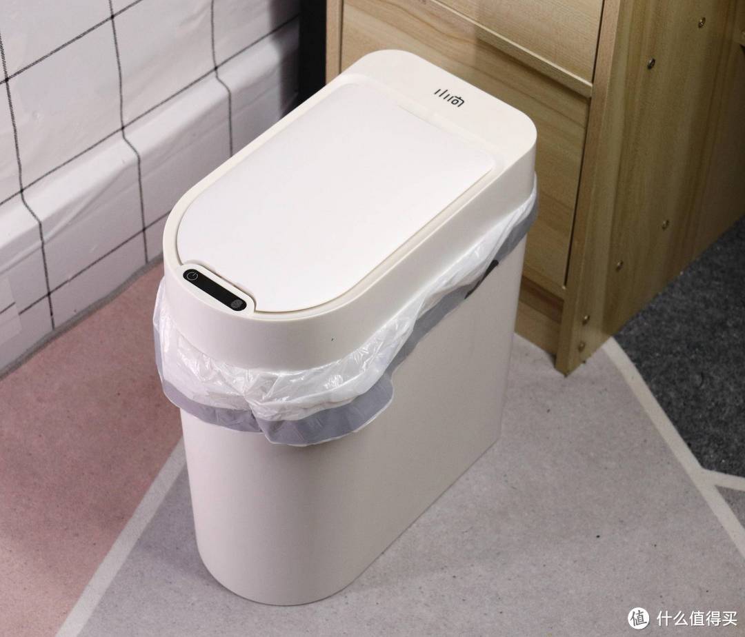 科技改变传统、垃圾桶也能很智能,小向智能感应垃圾桶