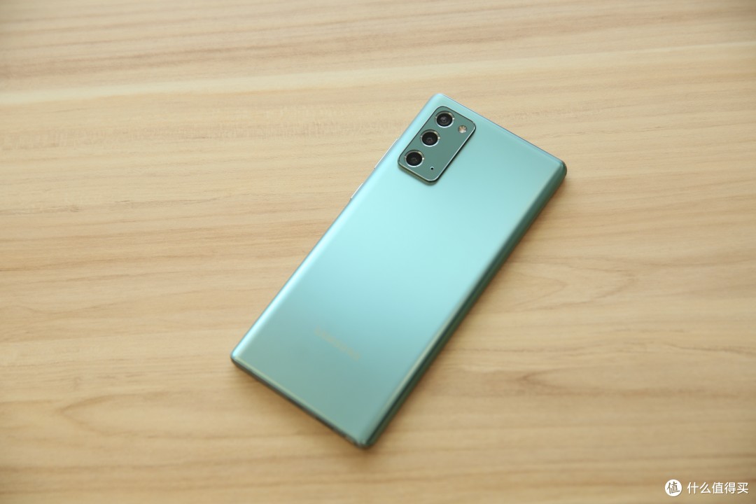 薄荷绿的“中杯”旗舰：三星 Galaxy Note20 初体验