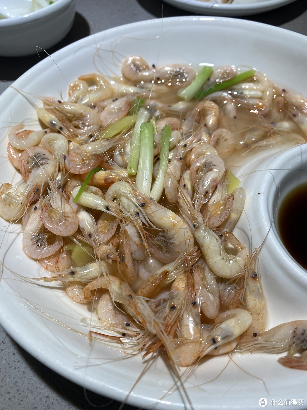白虾，很嫩很鲜美，和宁波的白虾不大一样