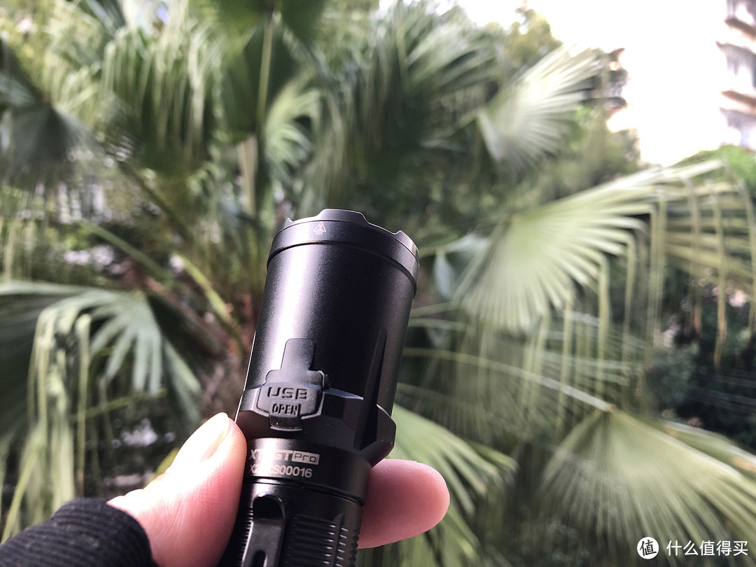 口袋里的秘密武器——凯瑞兹XT11GT Pro战术强光手电体验测评