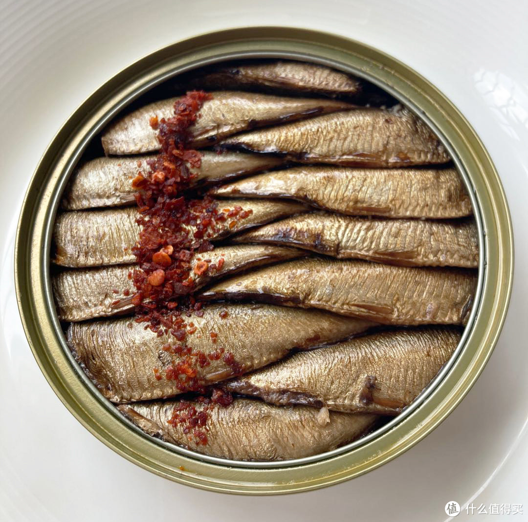 用日剧的方式吃鱼罐头，味道是不是会更好？