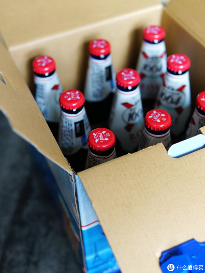 精致的果味啤酒kronenbourg1664桃红啤酒