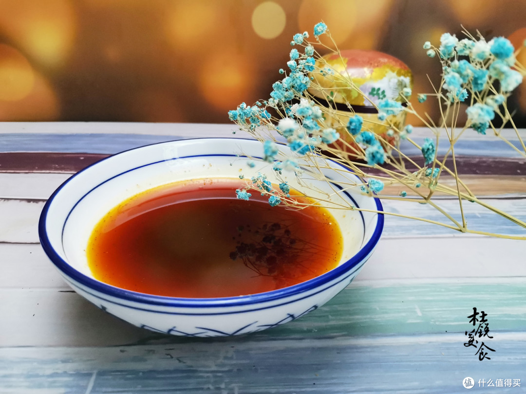自制红油辣椒不红润,看川菜大厨神操作,秘诀全在3步浇油法