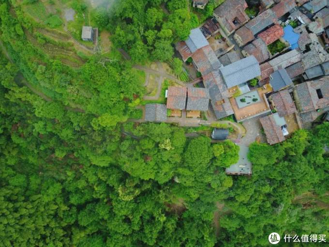 他花了1年 将姥姥的四合院 改造成豪宅 完工后 惊艳了全村 家装主材 什么值得买