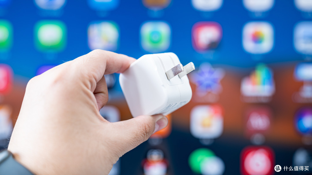 69元就能喂饱 iPhone 12,斯泰克 20W PD 快充套装评测