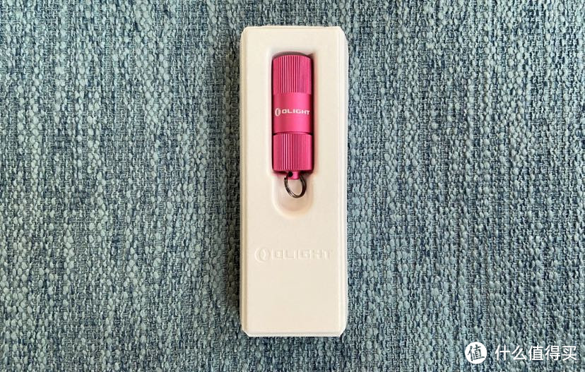 OLIGHT 傲雷 i1R 2 EOS粉色钥匙链手电 ——小而强大