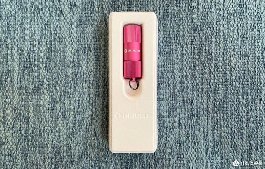 OLIGHT 傲雷 i1R 2 EOS粉色钥匙链手电 ——小而强大