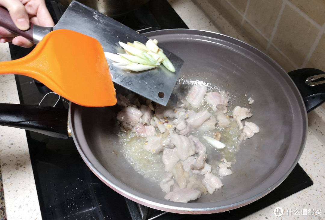 炖豆腐时，先炒白菜还是先炒豆腐？这才是正确做法，赶紧收藏