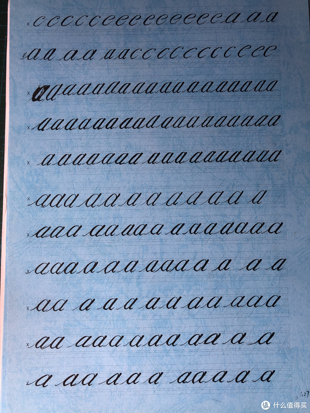 后来换了纸，这纸其实是平时做合同，标书时用的封面纸，正好家里有多的，就把练习用纸复印着用，这个墨水上纸后效果会好很多。