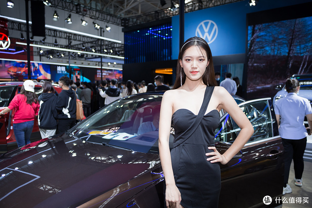【多图预警】十一假期天津梅江车展:朋友看车,我拍车模