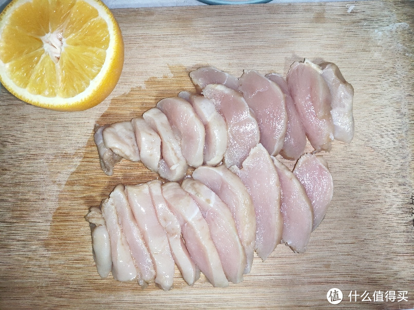 练习时长两天半的做饭新人第一次做香煎鸡胸肉结果却变成了煮鸡胸肉