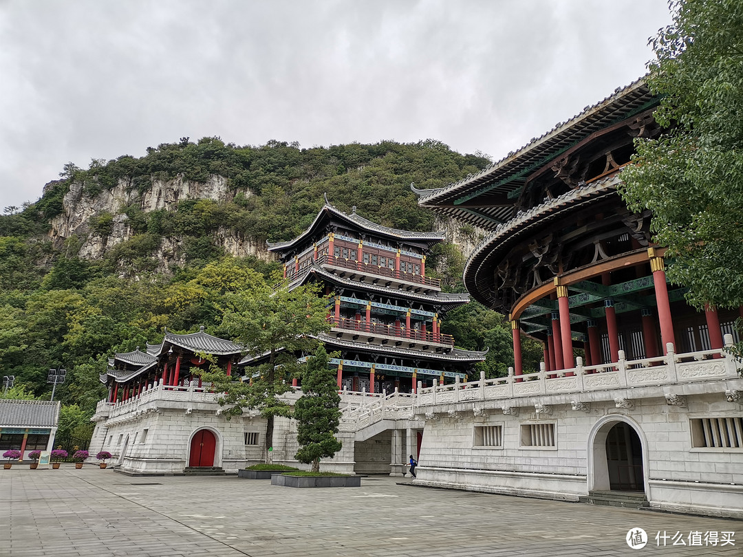 背山面水，山水之间的城市，真的羡慕