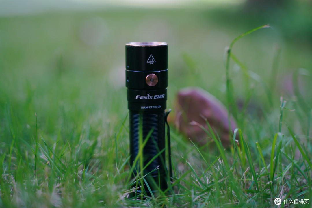 随身神器Fenix E28R EDC手电评测