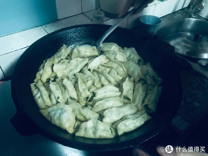 小朋友最爱的亚慧三鲜锅贴!在家自己做,一顿尽省百元!