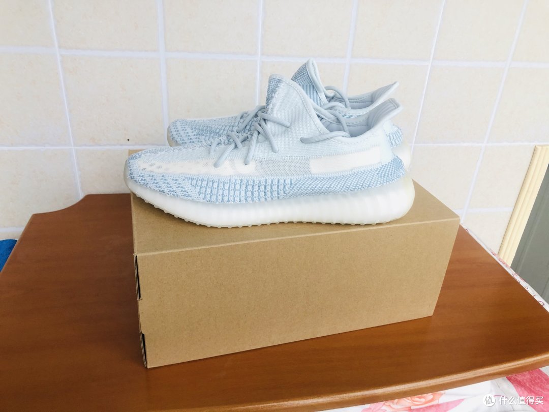 年初买冰蓝,年中笑开颜--yeezy 350 冰蓝