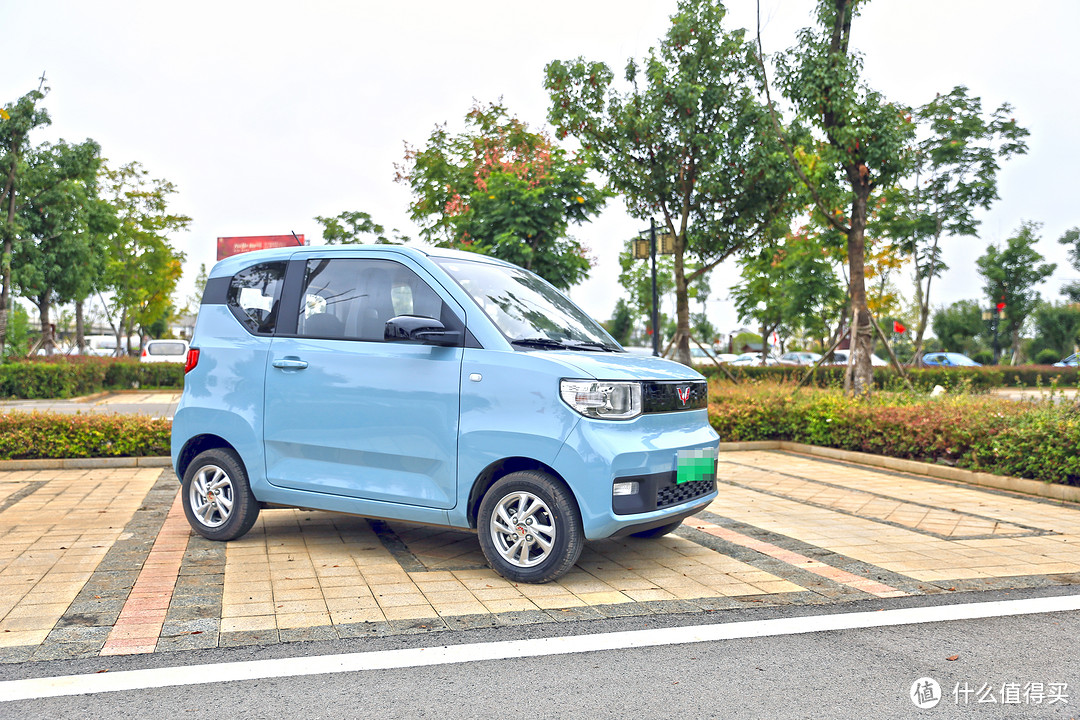 我买了辆电动神车--五菱宏光MINI EV，完结篇--费用、整备、实拍和吐槽