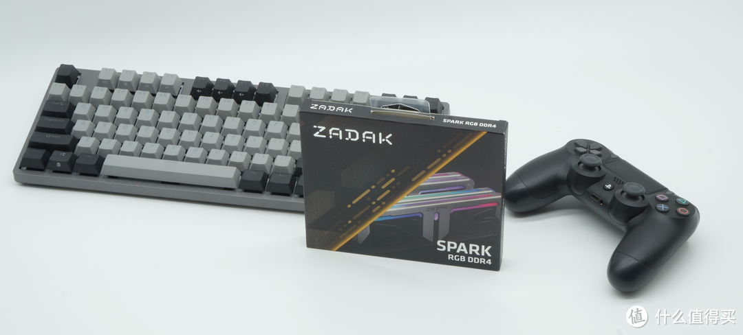 更具个性化的高端内存？ZADAK SPARK 测评报告