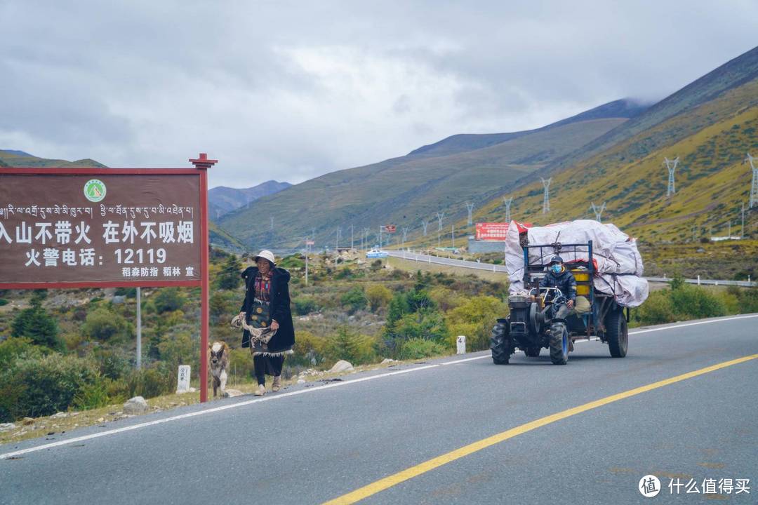 稻城亚丁到巴塘，途径天空之城理塘，蓝天白云的感觉太棒了！武汉到拉萨，川进青出！自驾游第8天！