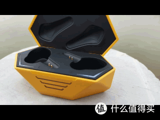 专业电竞耳机:Tezo Spark火花电竞真无线耳机