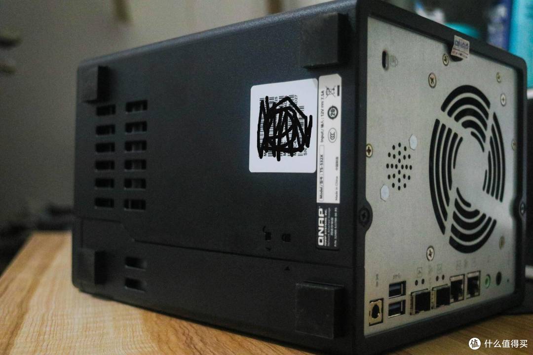 年轻人的第一台万兆NAS:QNAP威联通532X开箱和安装