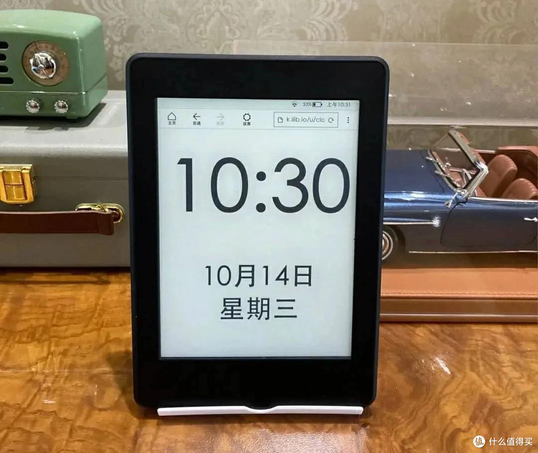 如果你有闲置的Kindle,让它变身时尚的书桌台历吧!