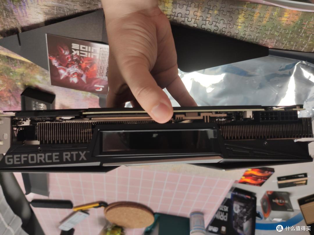 30系显卡已经出了,30的火神比20的厚了不少,也改进了这个屏幕,变得更