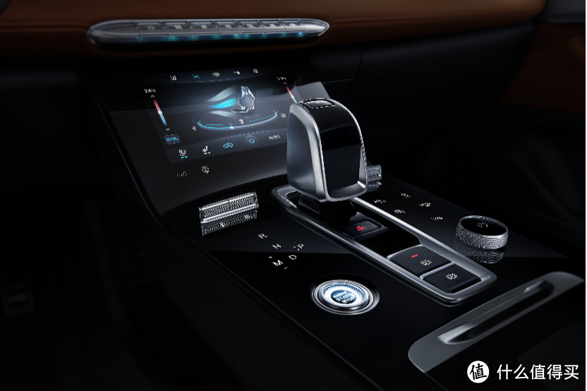 12.49万起中型SUV:全系大联屏和SONY定制音响瑞虎8 PLUS怎么选?