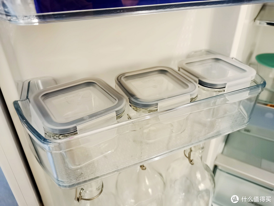 美的432L十字门冰箱:雷达操控,在单位也能控制冰箱温度