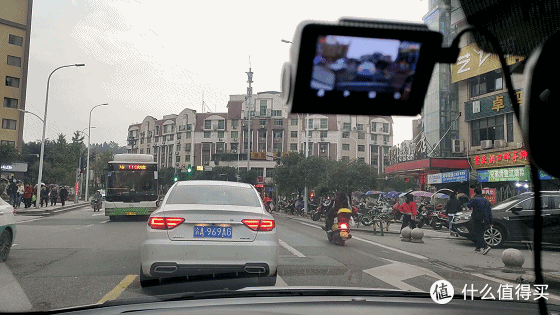 原来可以如此清晰,70迈4K智能行车记录仪A800 体验