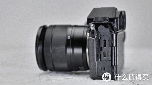 最不像富士的一台富士相机：X-S10详细测评