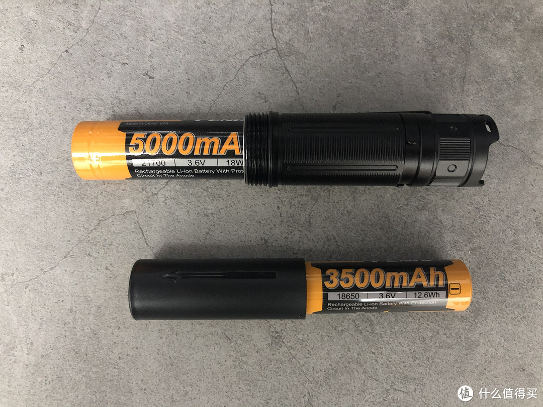 手中的“巨轮”——Fenix PD40R V2.0机械调光手电开箱