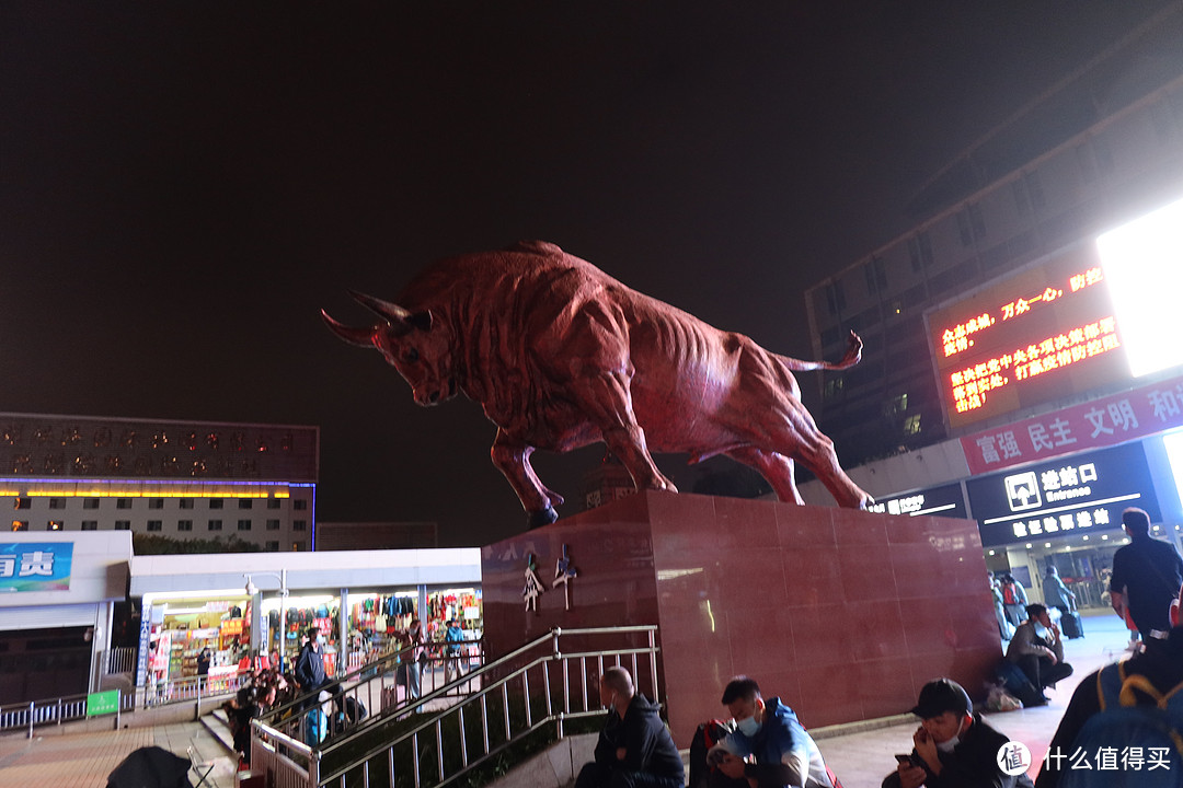 一张火车票能上三个人！一人软包是种什么体验？