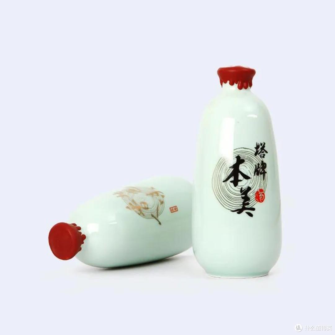 晋书·毕卓传曾书:右手持酒杯,左手持蟹螯,拍浮酒船中,便足了一生矣!