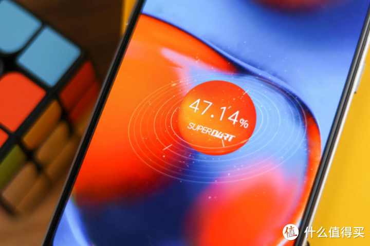 65W闪充和素皮打到千元的开拓者，realme 真我Q2 Pro评测