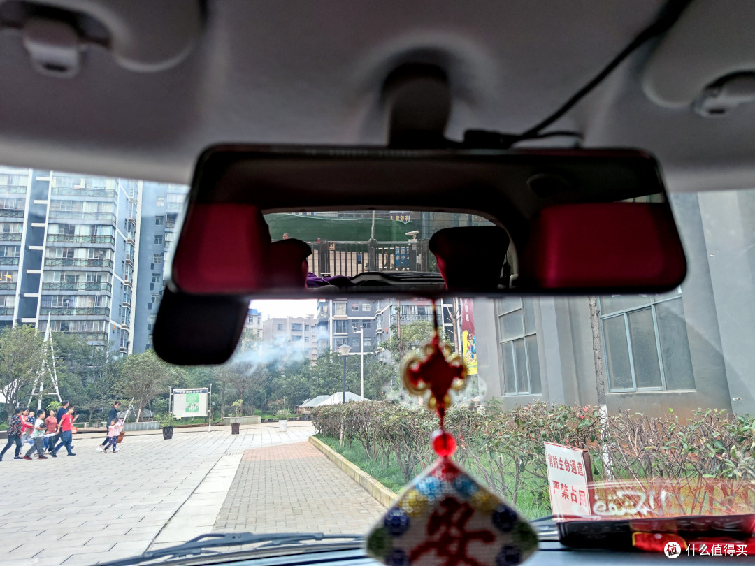 流媒体行车记录仪值得买吗？一起来看实际效果吧！