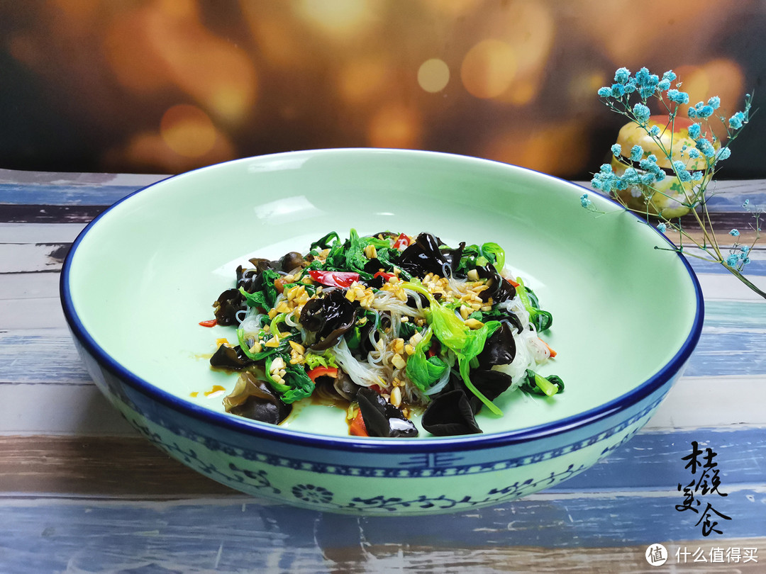 常被扔掉的叶子,营养媲美菠菜,简单凉拌特爽口,比炖肉受欢迎