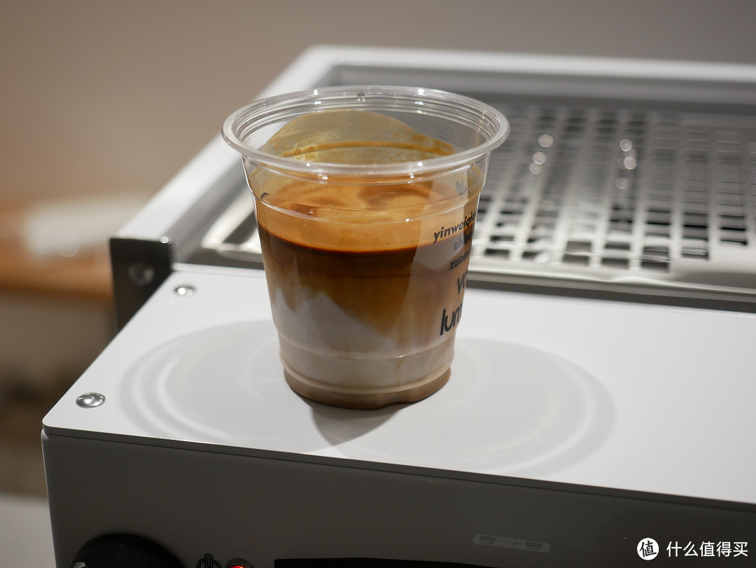 一键搞定咖啡研磨和压粉！售价1.8万的La Marzocco Swift mini磨豆机使用体验