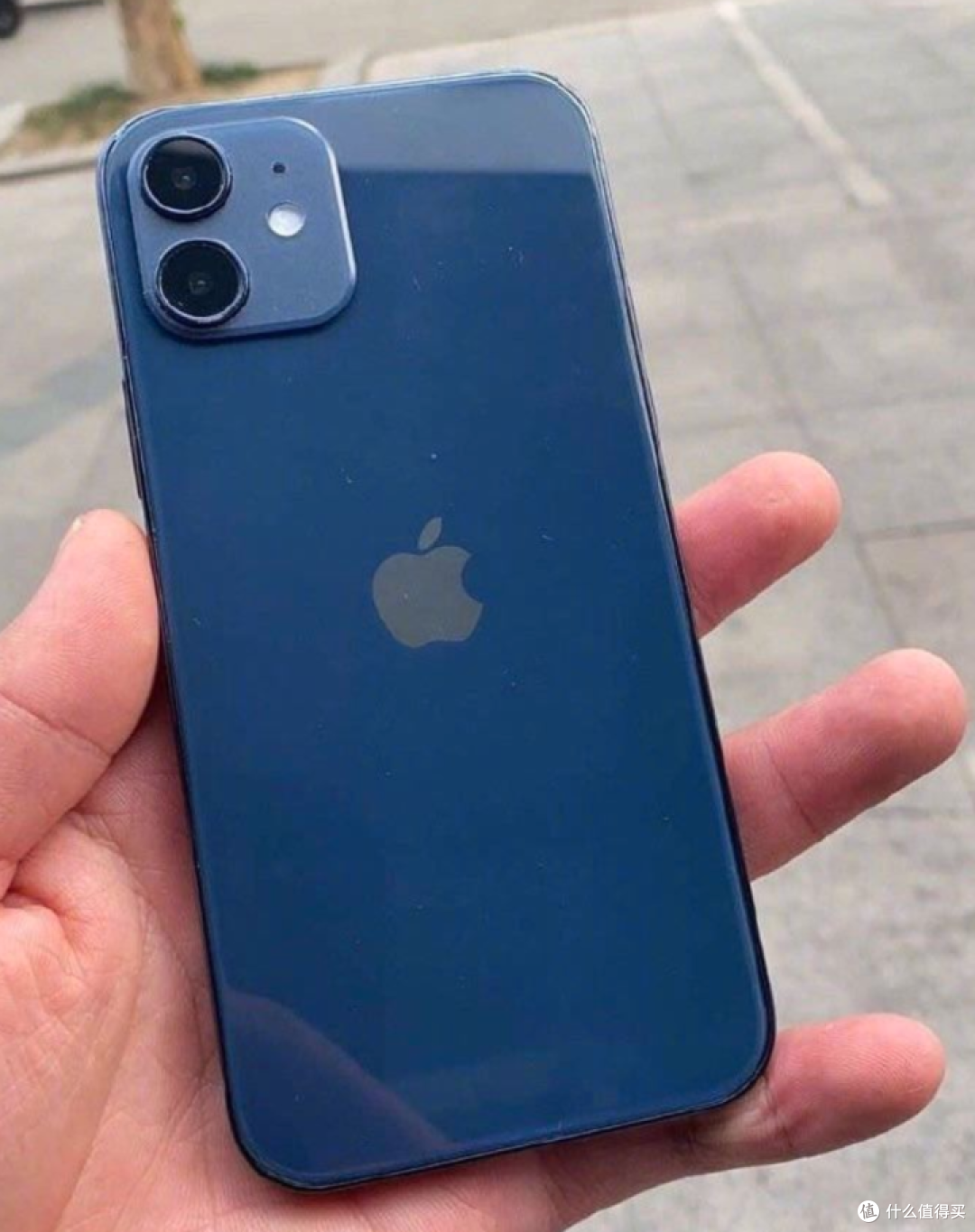 与官网配色不同 蓝色款iphone 12被吐槽 现已多次反转 Iphone 什么值得买