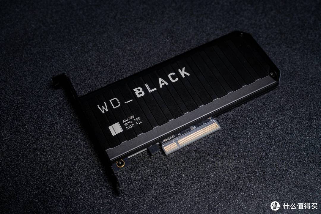 万物皆可RGB，极致性能WD_BLACK AN1500评测